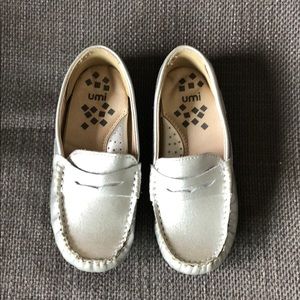 Little Girl Umi loafers size 9